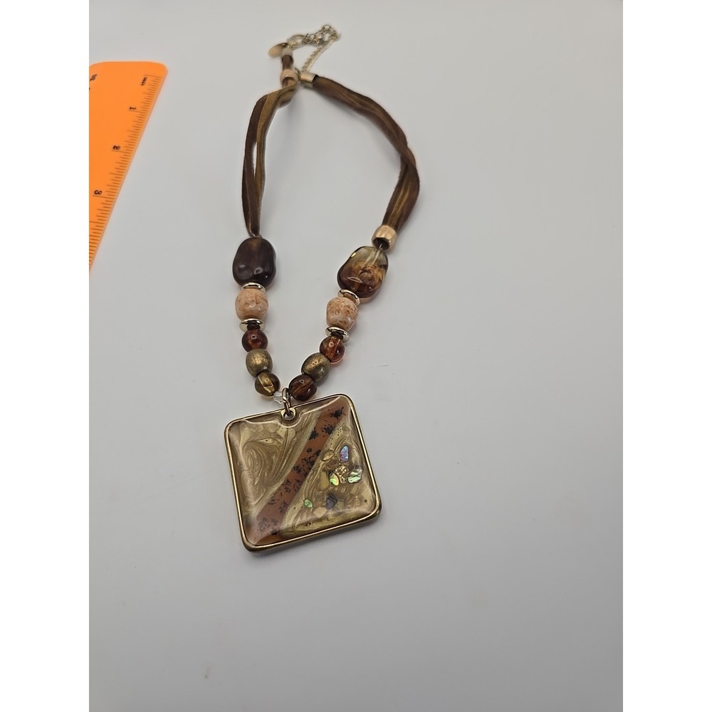 LAURA ASHLEY faux leather strand brown tan Gold tone metal Pendant bead Necklace - Picture 6 of 6